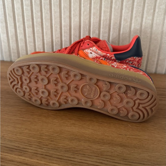 Adidas Gazelle Women’s Sneakers - Picture 3 of 5